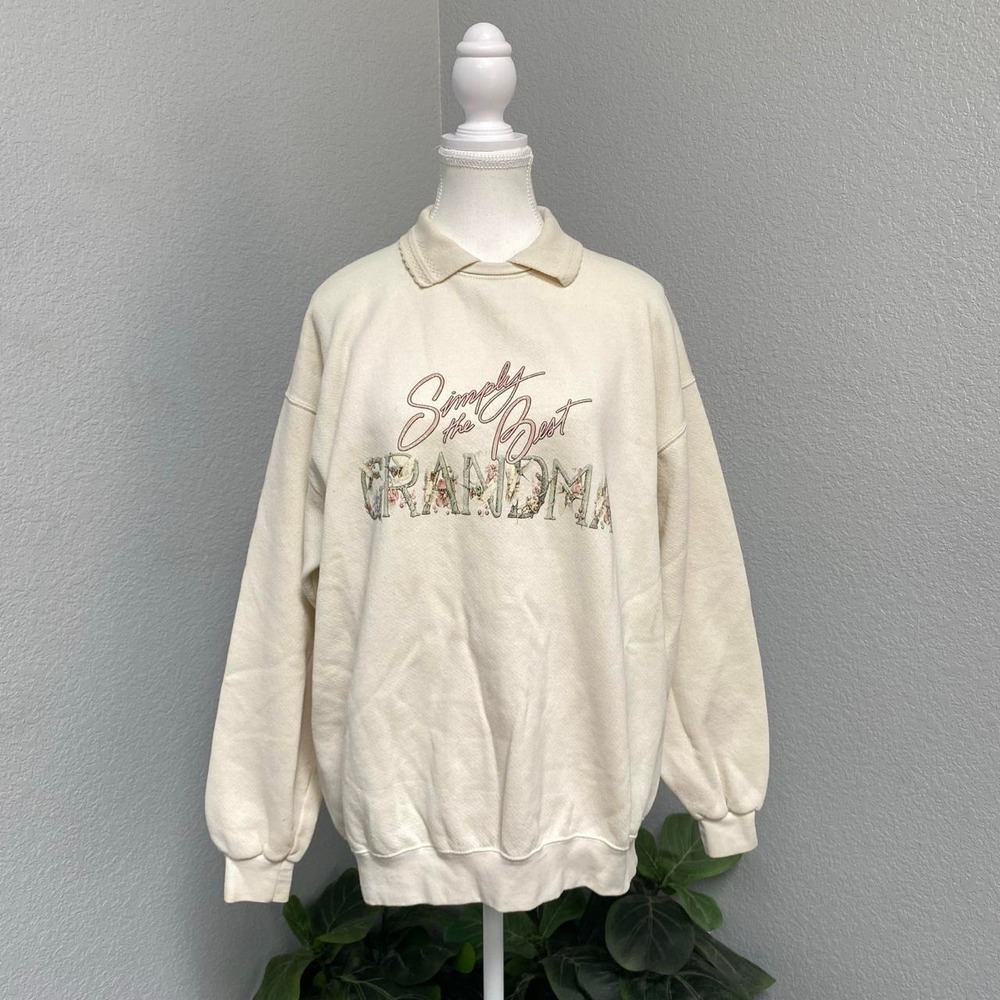 VINTAGE LEE CREME SIMPLY THE BEST GRANDMA GRAPHIC FLORAL COLLAR SWEATSHIRT
